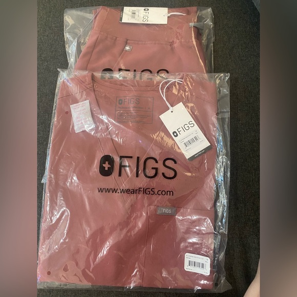 Figs Scrub Catarina One Pocket Top & Zamora High Waisted Jogger Mauve NWT - Picture 2 of 4